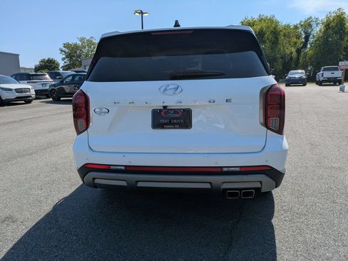 Used 2024 Hyundai Palisade Limited FWD image 5