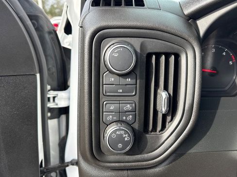 Used 2025 Chevrolet Silverado 2500 Custom w/ Custom Value Package image 20