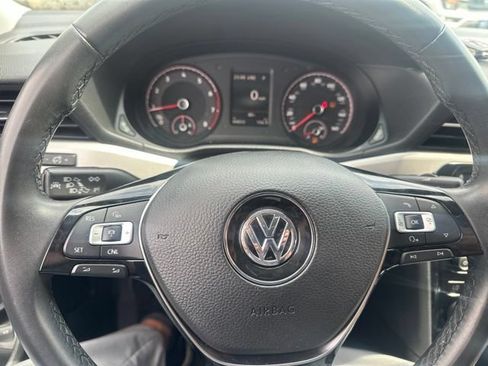 Used 2021 Volkswagen Passat 2.0T SE FWD image 14