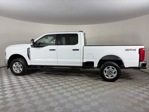 Certified 2025 Ford F250 XLT AWD/4WD image 4