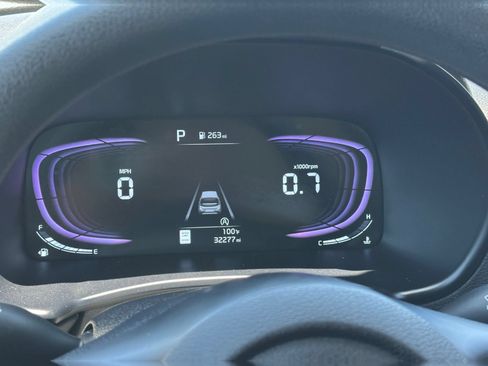 Used 2025 Kia Soul LX w/ LX Technology Package FWD image 38
