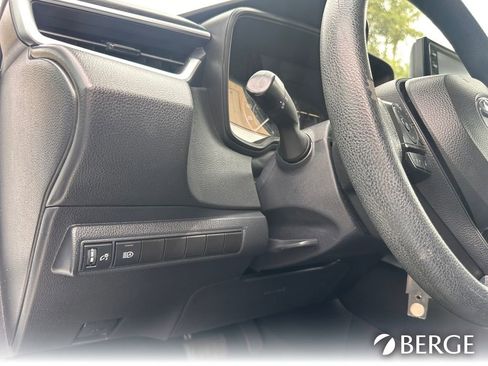 Used 2022 Toyota Corolla LE FWD image 24