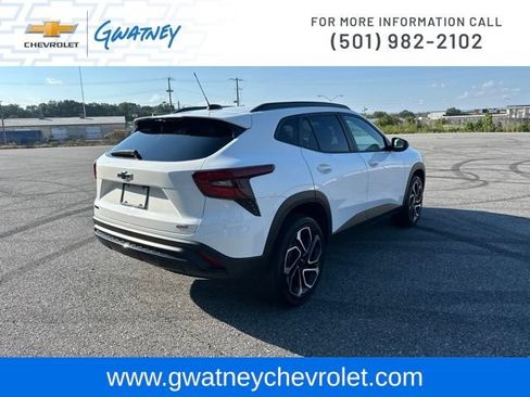 Used 2024 Chevrolet Trax RS w/ Driver Confidence Package FWD image 5