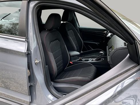 Used 2021 Volkswagen Jetta GLI FWD image 8