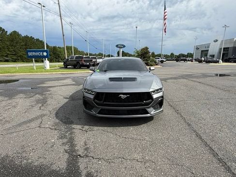 Used 2025 Ford Mustang GT Premium RWD image 2