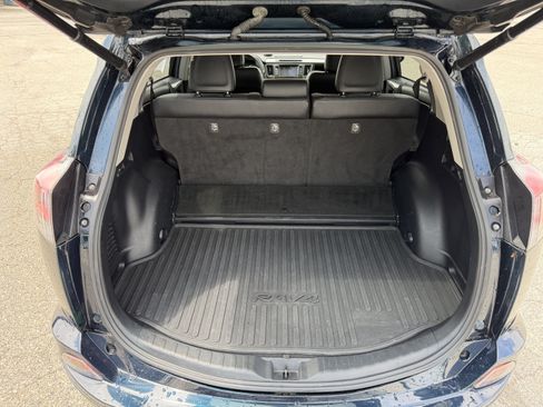 Used 2018 Toyota RAV4 Limited AWD/4WD image 9