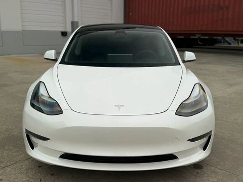 Used 2023 Tesla Model 3 Standard Range RWD image 3