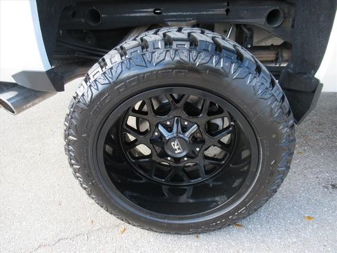 Used 2018 Chevrolet Silverado 1500 LT w/ All Star Edition image 28