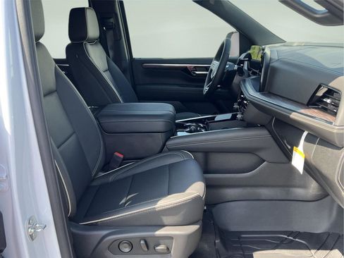 New 2026 Chevrolet Tahoe Premier w/ Sun And Tow Package AWD/4WD image 37