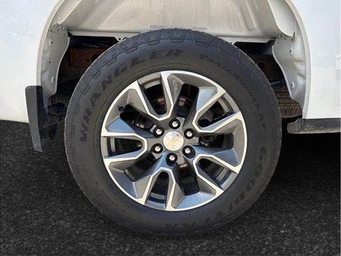 Used 2023 Chevrolet Silverado 1500 LT AWD/4WD image 15