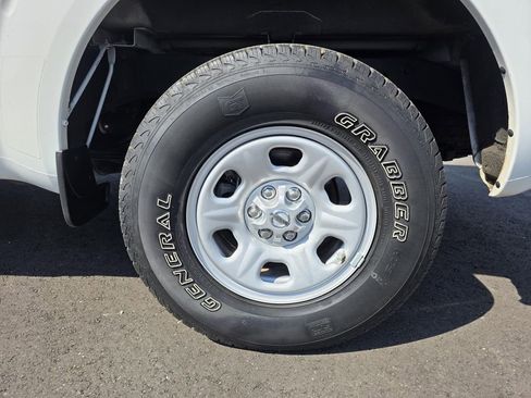 Used 2019 Nissan Frontier S image 10