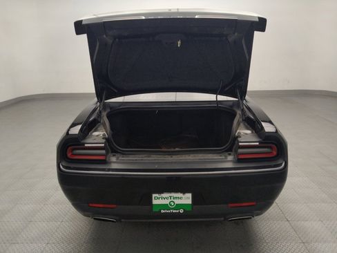 Used 2019 Dodge Challenger SXT image 29