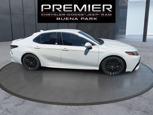 Used 2024 Toyota Camry XSE FWD image 9