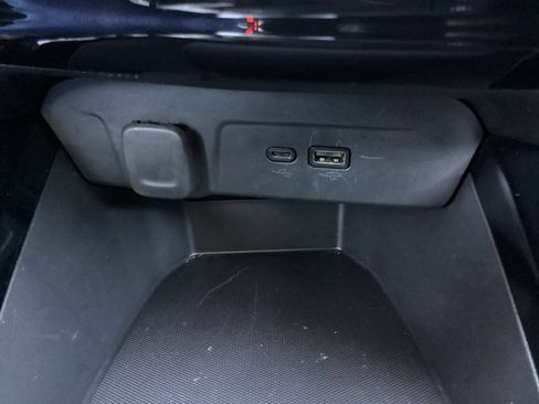 Used 2025 Chevrolet Trax LT w/ LT Convenience Package image 24