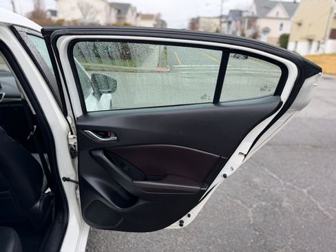 Used 2018 MAZDA MAZDA3 Grand Touring FWD image 26
