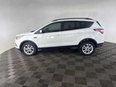 Used 2017 Ford Escape SE w/ SE Leather Comfort Package FWD image 8