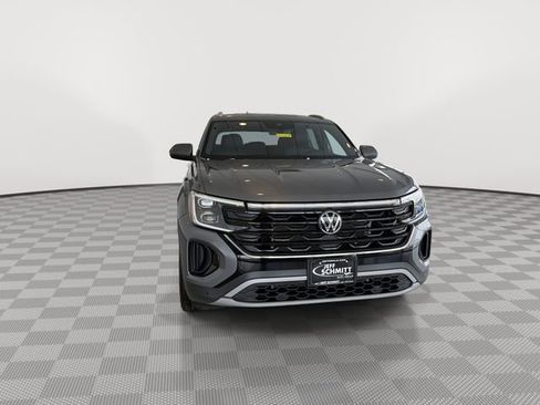 Used 2025 Volkswagen Atlas Cross Sport SE image 3