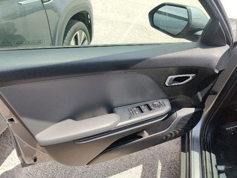 Used 2025 Kia K4 FWD image 19