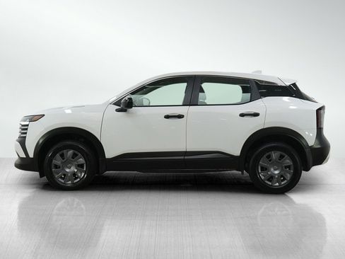Used 2025 Nissan Kicks S FWD image 2