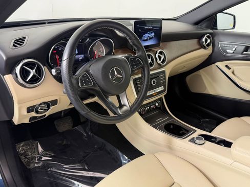 Used 2020 Mercedes-Benz GLA 250 image 4
