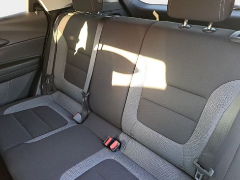Used 2025 Chevrolet TrailBlazer LT AWD/4WD image 13
