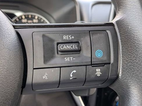 Used 2021 Nissan Rogue SV image 24