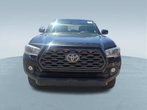 Used 2020 Toyota Tacoma TRD Off-Road w/ TRD Premium Off Road Package AWD/4WD image 2