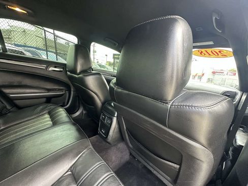 Used 2018 Chrysler 300 S RWD image 32