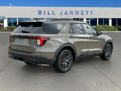 New 2026 Ford Explorer ST-Line w/ ST-Line Street Pack image 4