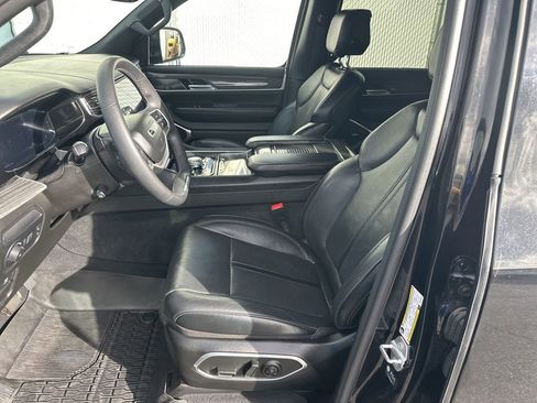 Used 2022 Jeep Wagoneer Series III w/ Convenience Group I image 9