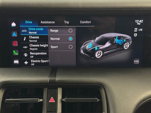 Used 2023 Porsche Taycan w/ Premium Package image 27