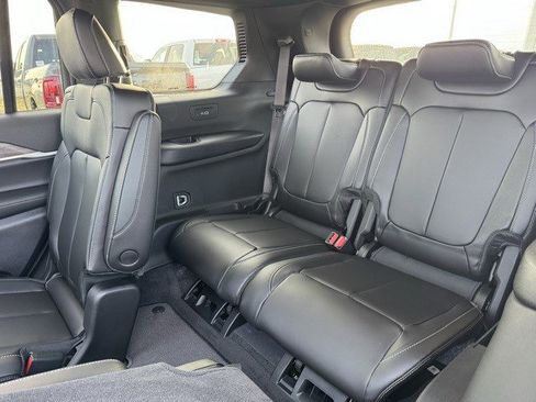 New 2025 Jeep Grand Cherokee L Limited image 30