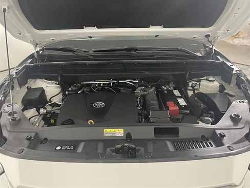 Certified 2020 Toyota Highlander XLE AWD/4WD image 23