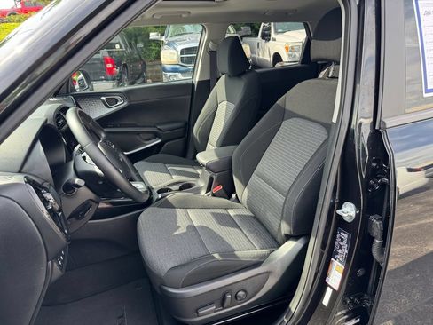Used 2023 Kia Soul EX FWD image 17