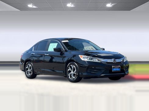 Used 2017 Honda Accord LX image 7