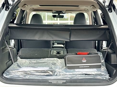 New 2026 Mitsubishi Outlander SE FWD image 7