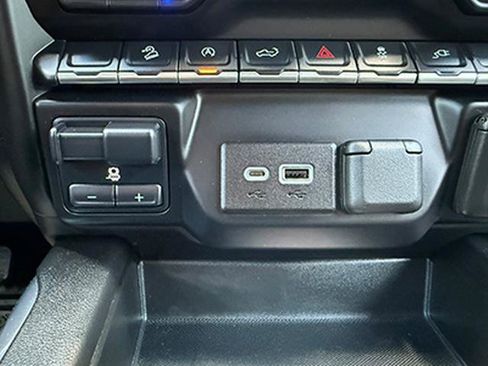 Used 2022 GMC Sierra 1500 AT4 AWD/4WD image 22
