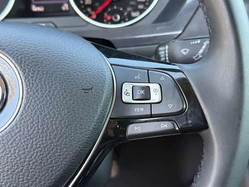 Used 2020 Volkswagen Tiguan SE image 16