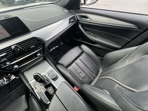Used 2019 BMW 540i xDrive w/ M Sport Package AWD/4WD image 14
