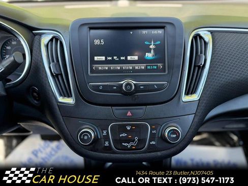 Used 2018 Chevrolet Malibu LT FWD image 27