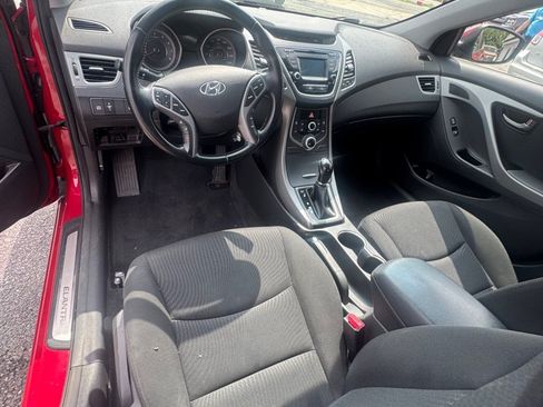 Used 2015 Hyundai Elantra SE w/ Option Group 03 FWD image 12
