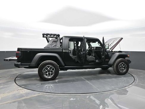 Used 2024 Jeep Gladiator Rubicon w/ Convenience Group image 40
