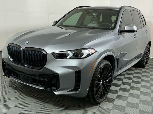 New 2026 BMW X5 xDrive40i w/ M Sport Package image 2
