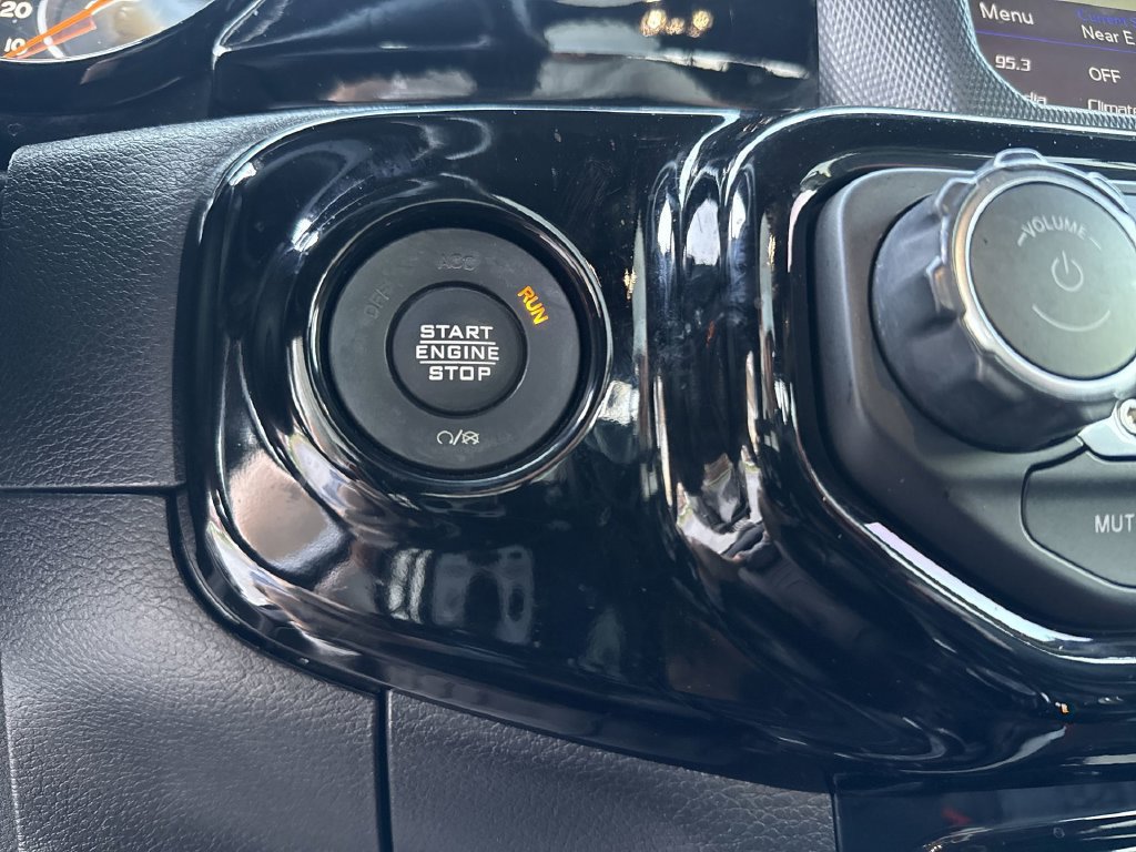 Used 2021 Jeep Gladiator Sport AWD/4WD image 28