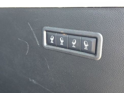 Used 2023 Jeep Wagoneer Series III w/ Preferred Equipment Group image 12