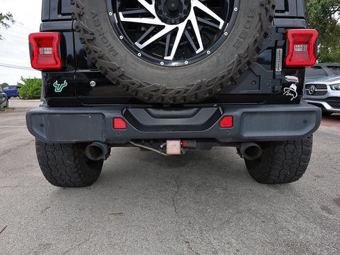 Used 2020 Jeep Wrangler Unlimited Sahara AWD/4WD image 12