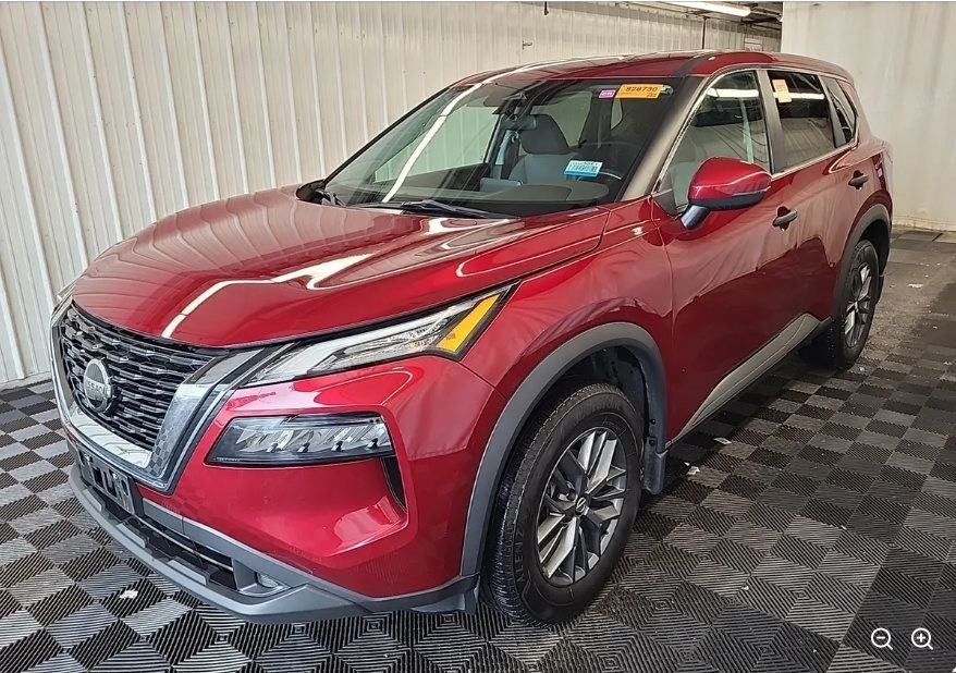 Used 2021 Nissan Rogue S FWD image 2