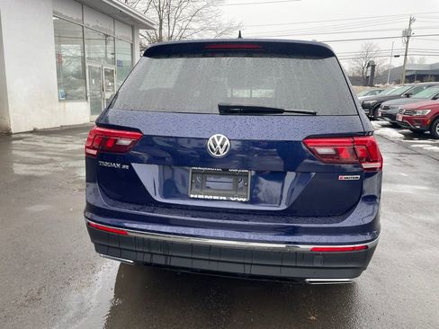 Used 2021 Volkswagen Tiguan SE w/ Panoramic Sunroof Package image 5