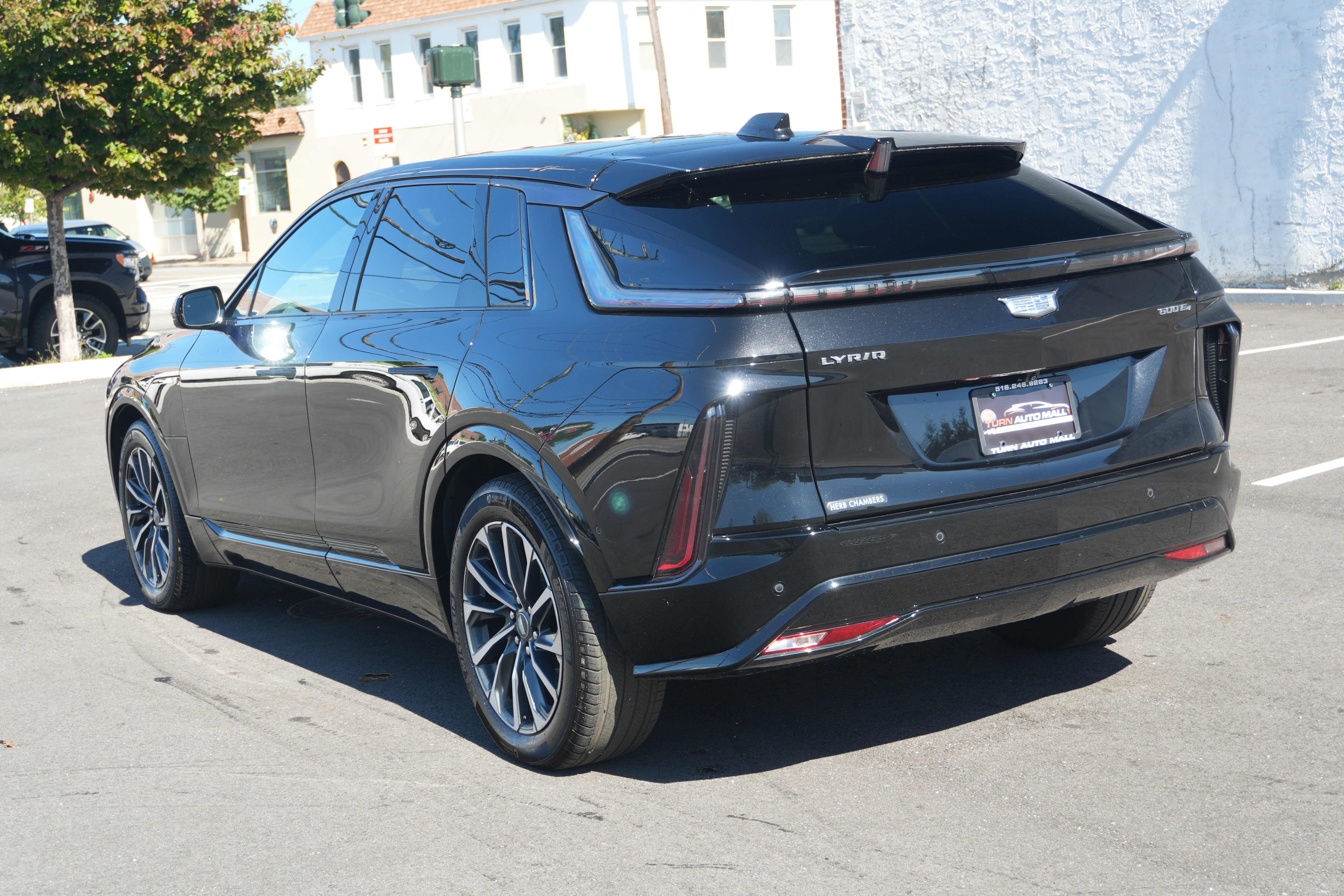 Used 2024 Cadillac Lyriq Sport AWD/4WD image 3