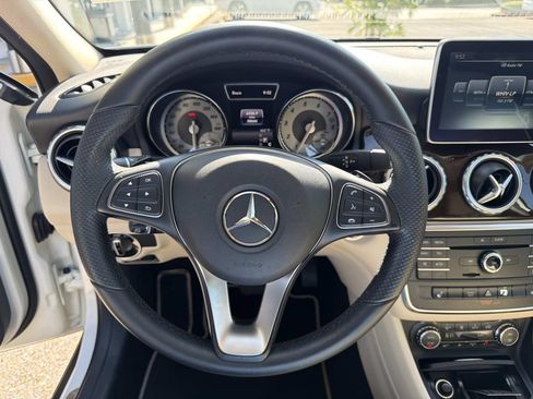 Used 2016 Mercedes-Benz GLA 250 image 21